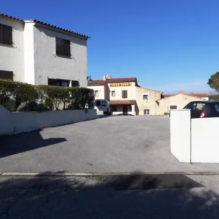 Frejus, 2 Pieces, 4 Personnes - Fr-1-466-20 Fréjus
